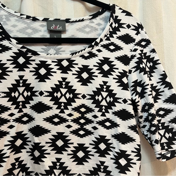 Patterned Crop Top - Picture 3 of 3